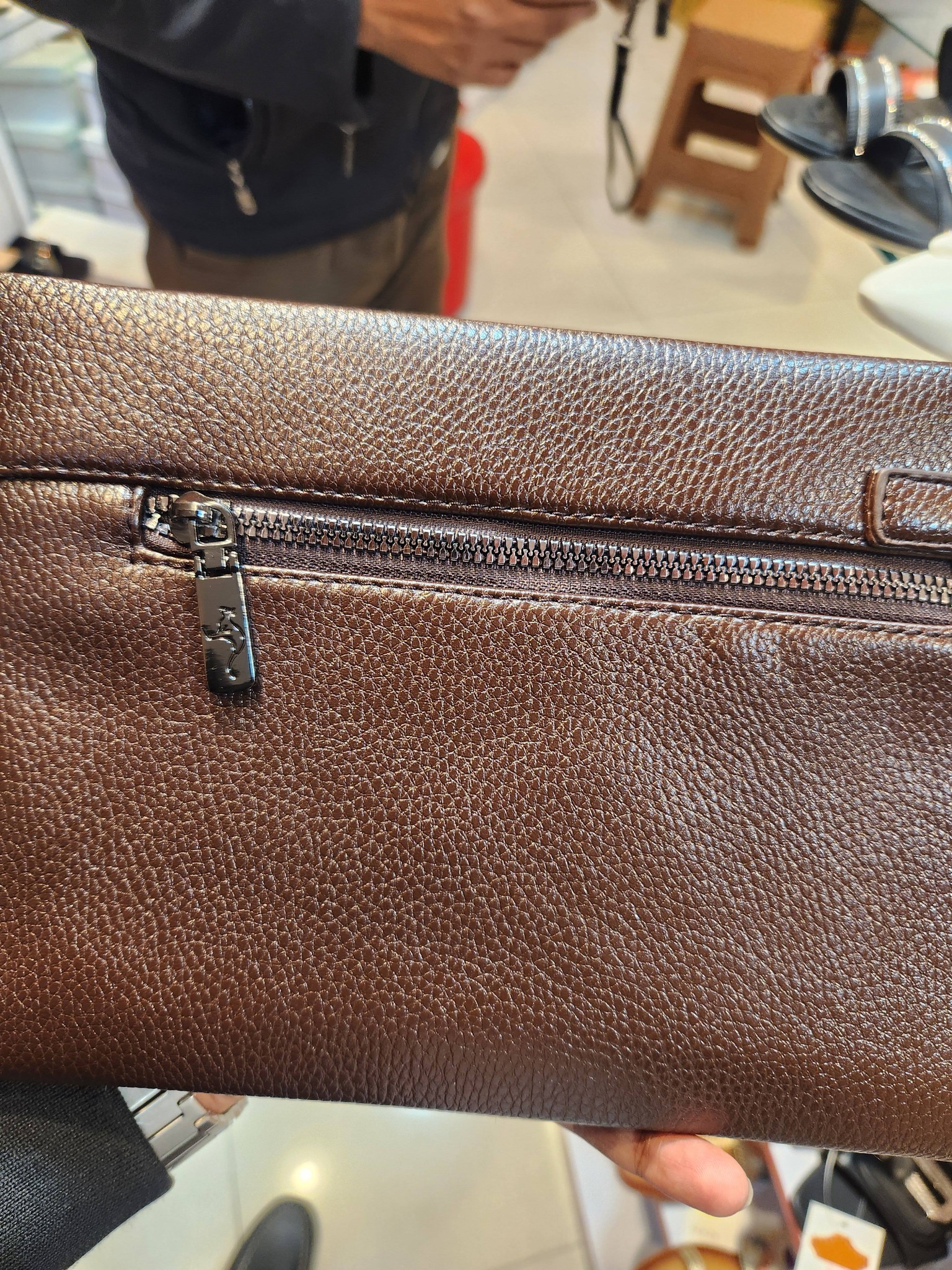 Trendy Crocodile Pattern Soft Leather Clutch Men's Large - brown - Image 2